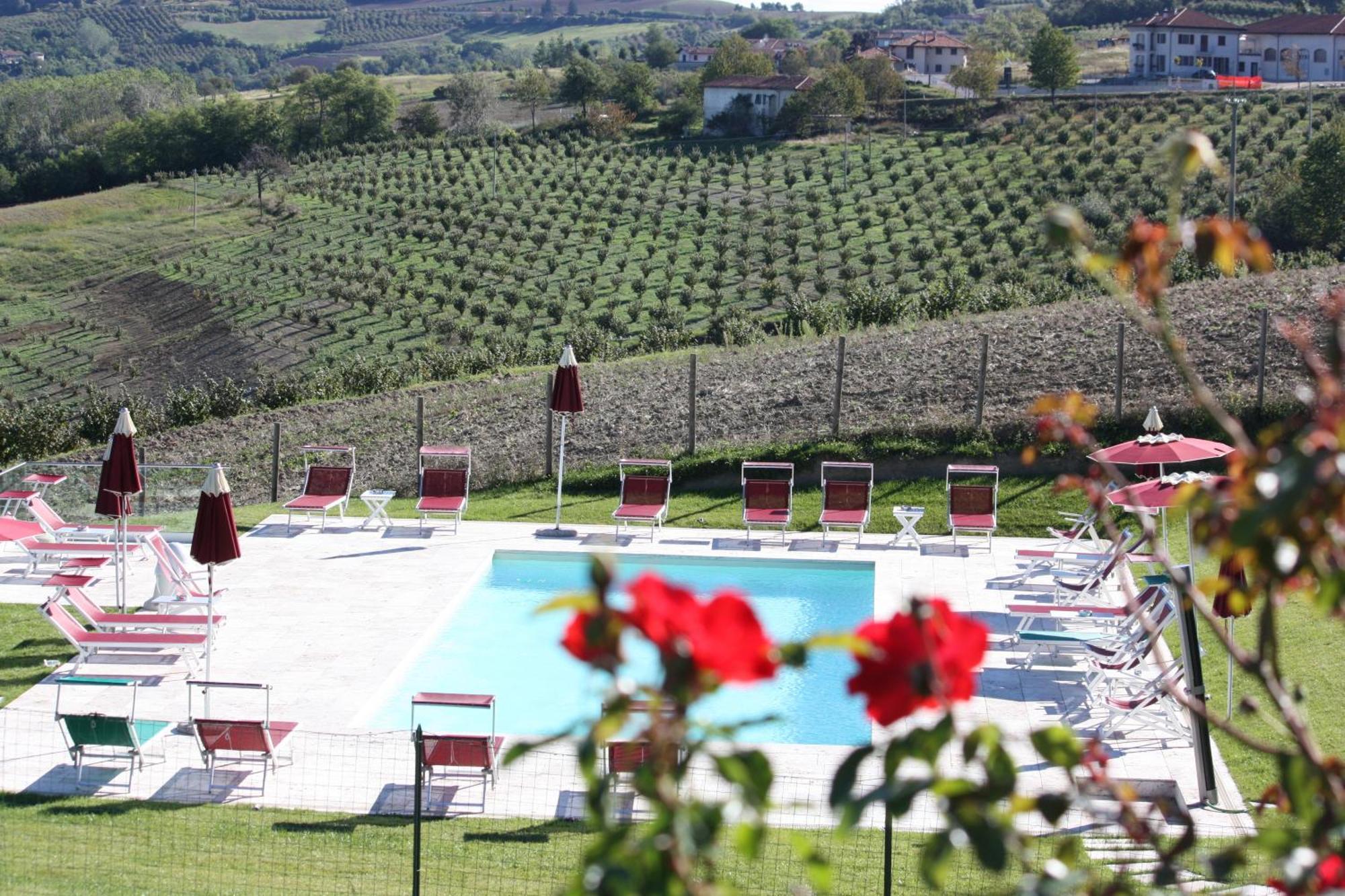 Ca' Del Lupo Montelupo Albese Exterior foto